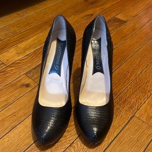 Boutique 9 leather embossed heel size 9